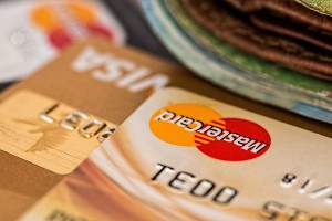 Arnaque aux abonnements : comment stopper un paiement récurrent par carte bancaire ?