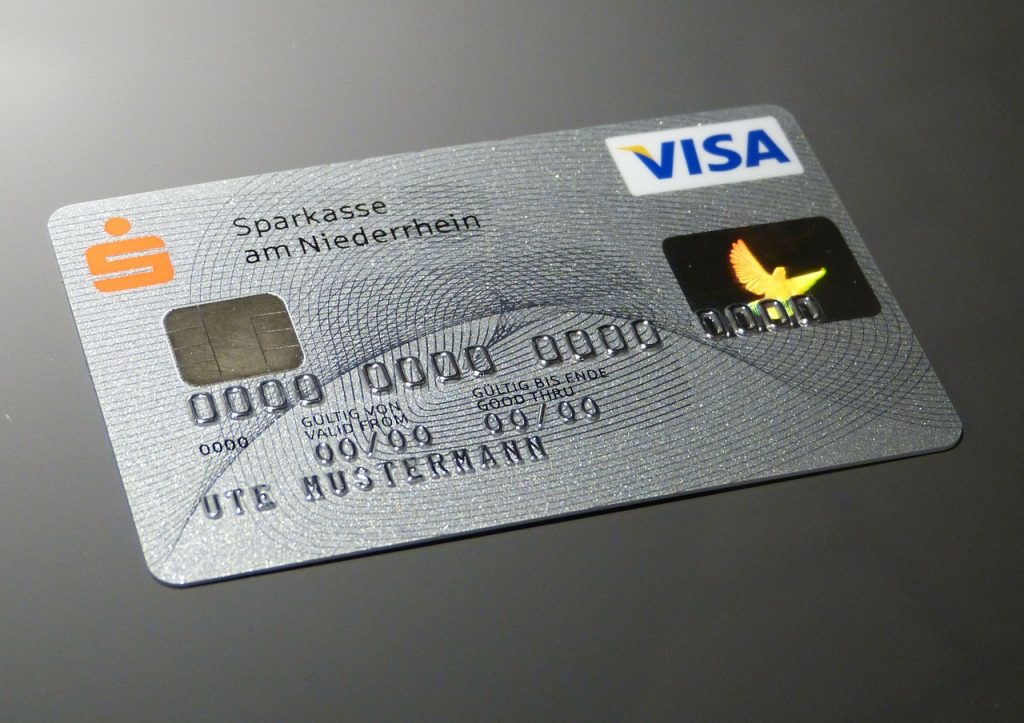 Carte de débit, carte de crédit : quelles sont les différences