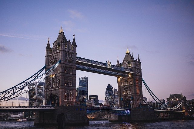 tower-bridge-1209483_640